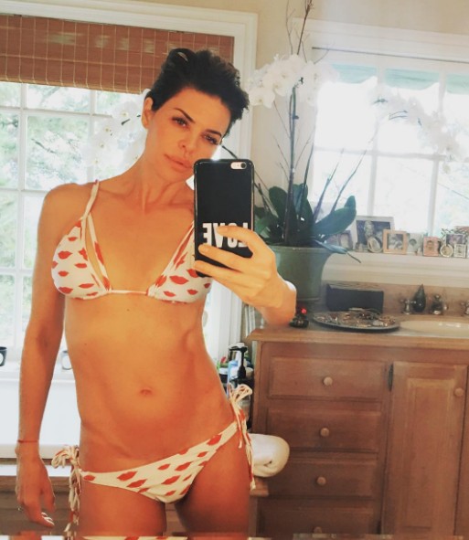 Lisa Rinna bikini