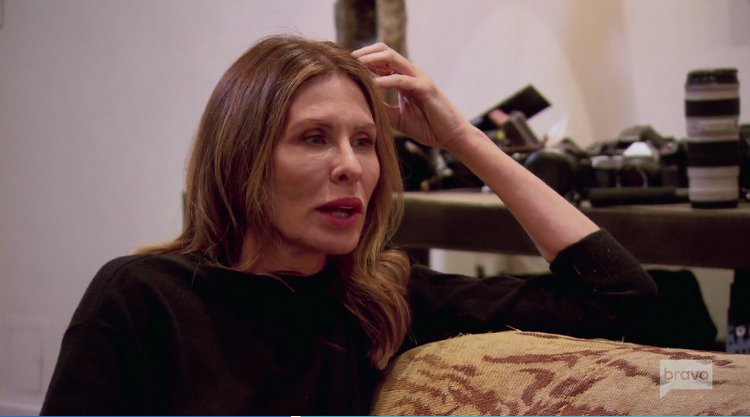 Carole.Radziwill.Blackshirt.Couch.RHONY