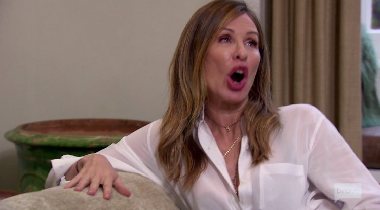 Carole.Radziwill.White.Shirt.Couch.RHONY