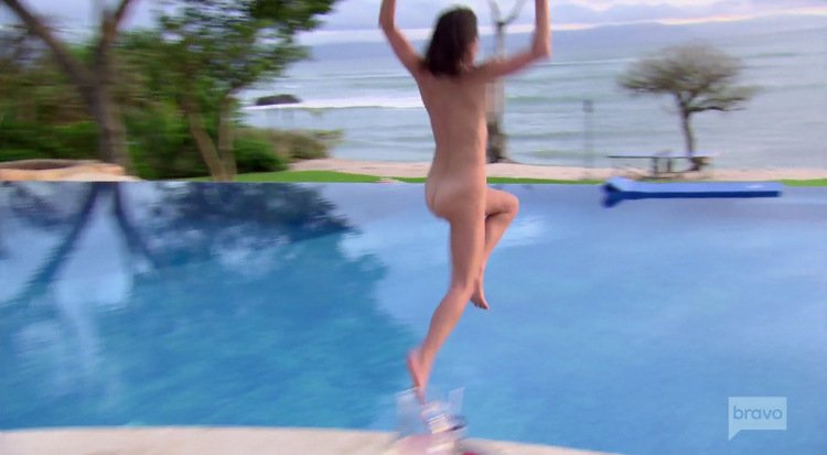Bethenny-Frankel-Naked-Pool-Mexico-RHONY