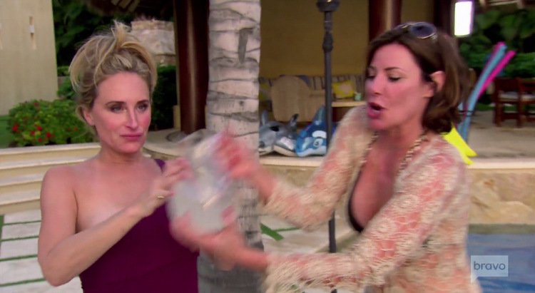 Sonja-Morgan-Luann-D'Agostino-Pitcher-Grab-Mexico-RHONY