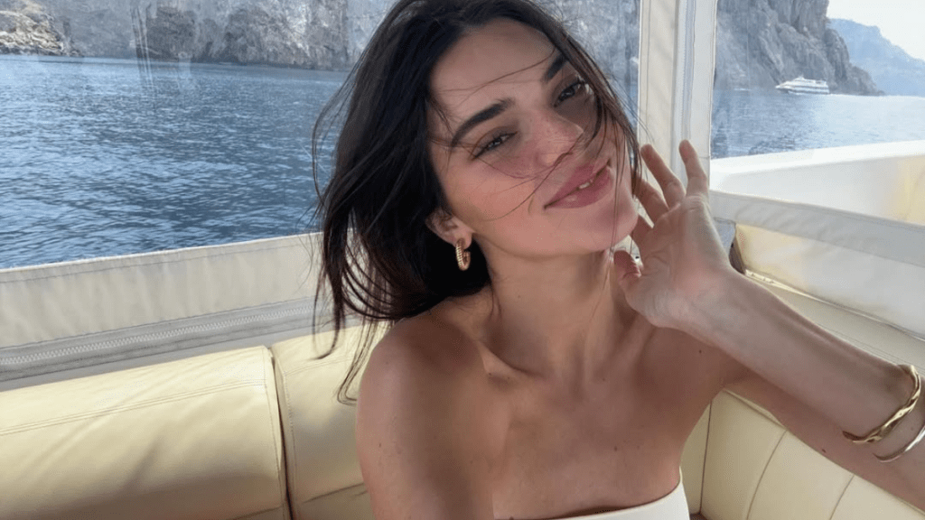 Kendall Jenner topless swimming pool photos butt Instagram