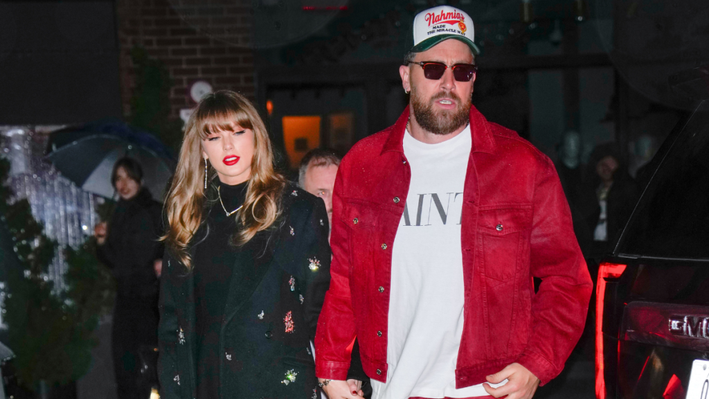 Taylor Swift Travis Kelce living together