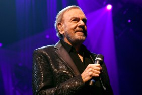 Neil Diamond Net Worth 2025: How Much Money Does He Make?
