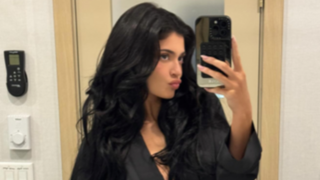 Kylie Jenner Lauren Sanchez Jeff Bezos wedding