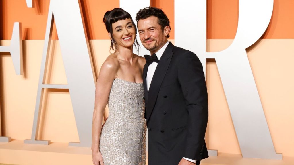 Katy Perry and Orlando Bloom attend the 2025 Vanity Fair Oscar Party hosted by Radhika Jones at Wallis Annenberg Center for the Performing Arts on March 02, 2025 in Beverly Hills, California.