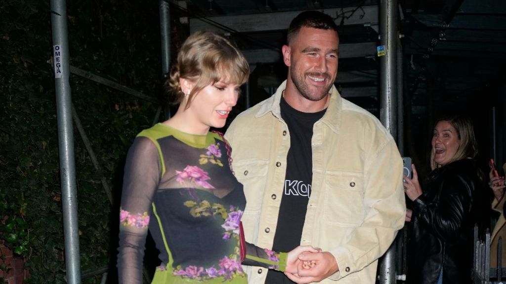 Taylor Swift and Travis Kelce have dinner at Waverly Inn on October 15, 2023 in New York City.